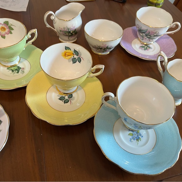 Royal Standard  24 piece tea set